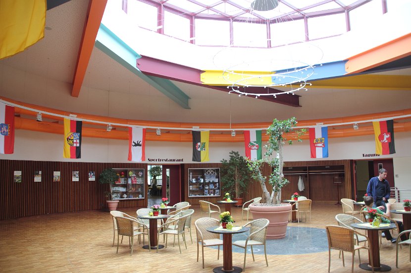 13 Empfangshalle